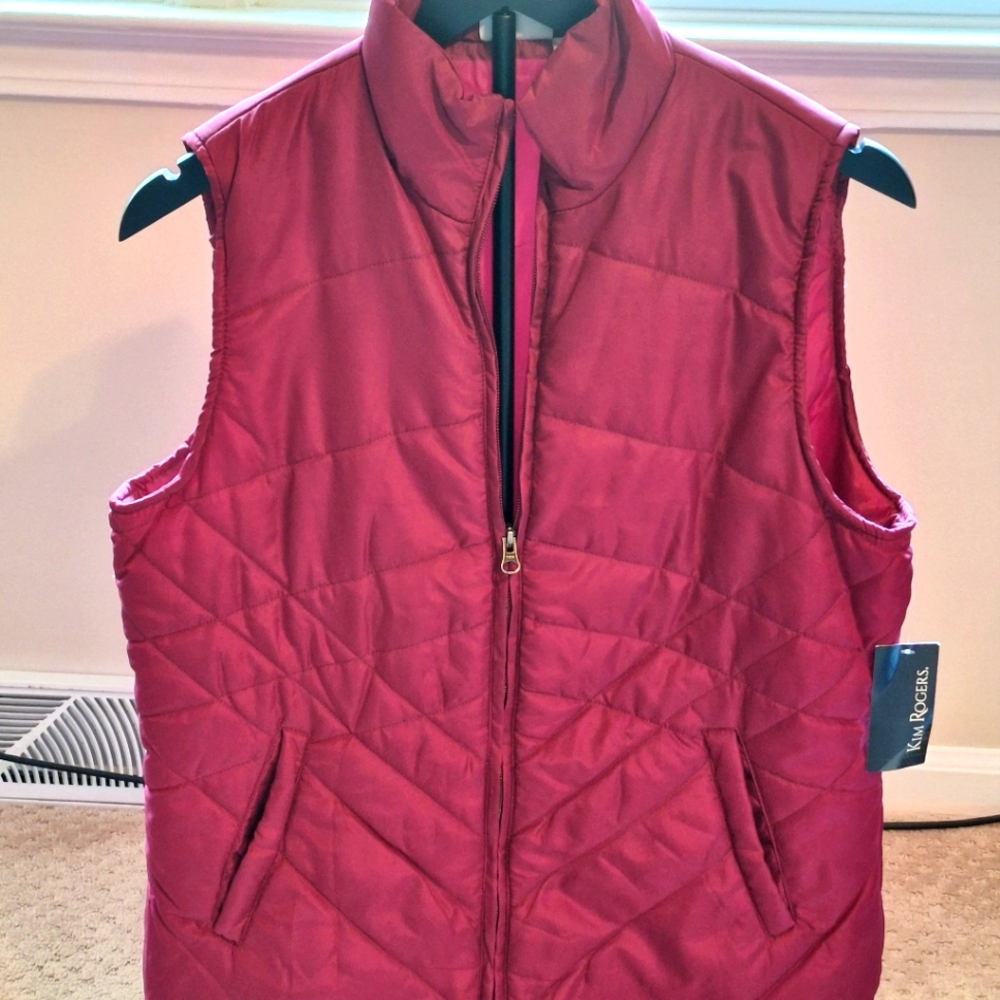 NWT Kim Rogers Magenta Women's Quilted Vest With Pocket- Zip Closure Size M